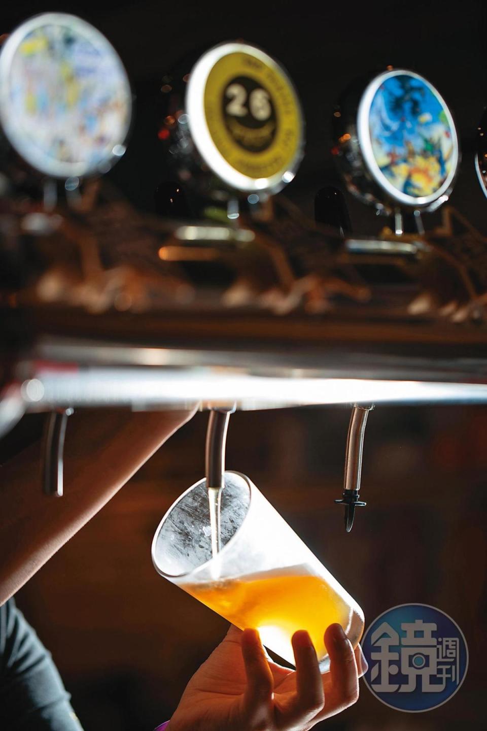 在「啤啤精釀啤酒屋」可以喝到多款福爾摩沙精釀生啤酒。