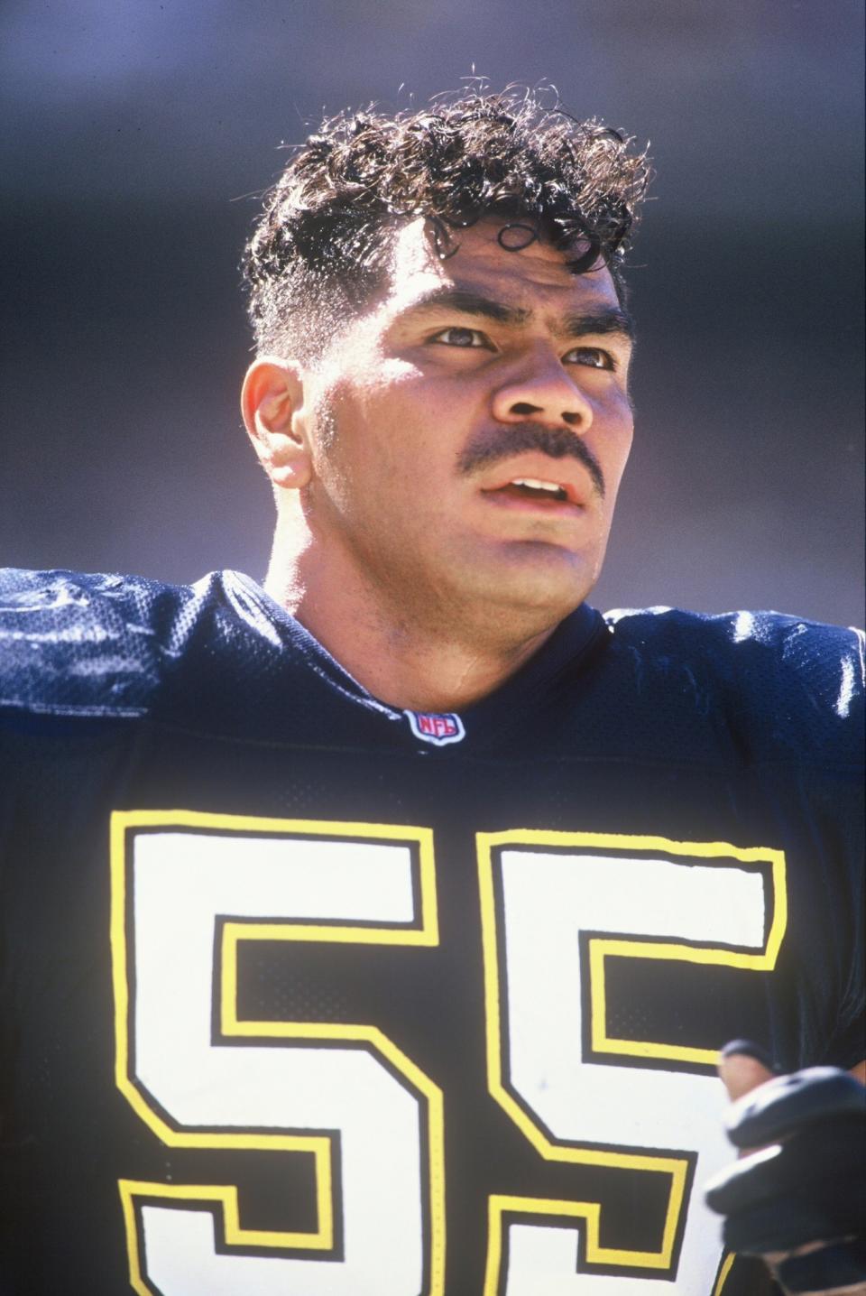 <p>Cause of death: Seau was found dead at his Southern California home. The ex-linebacker’s girlfriend found the NFL legend with a fatal gunshot wound to the chest. </p>