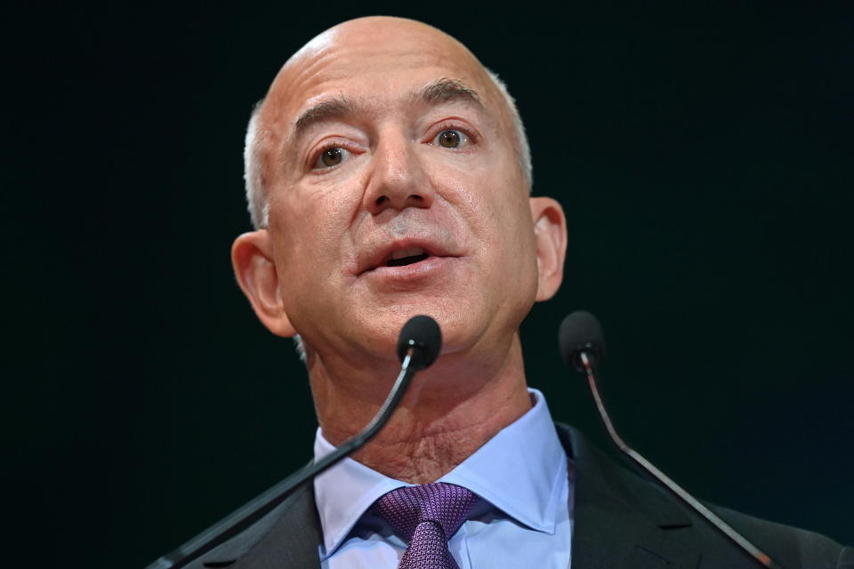 Jeff Bezos, director ejecutivo de Amazon, habla durante la Conferencia de las Naciones Unidas sobre el Cambio Climático (COP26) en Glasgow, Escocia, Gran Bretaña, el 2 de noviembre de 2021. Paul Ellis/Pool vía REUTERS