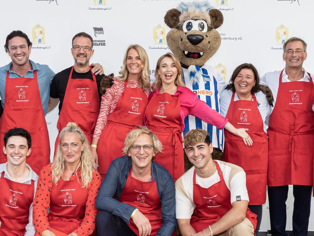 Unter anderem auf dem Bild zu erspähen: Fredi Bobic, Vera Int-Veen und Tina Ruland. (Bild: Markus Nass/Kinderschutzengel e.V.)