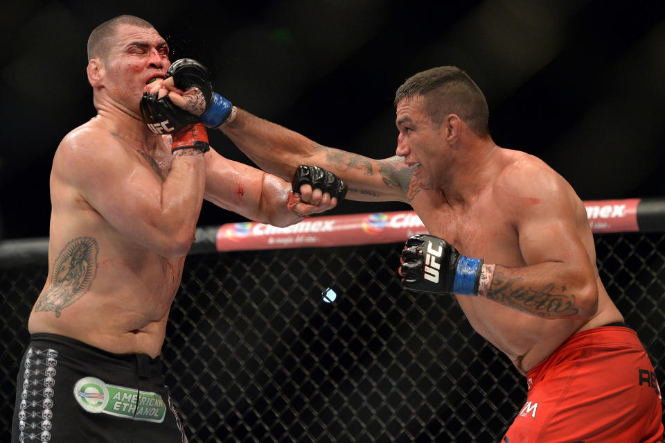 Fabricio Werdum contra Caín Velásquez fue la función estelar de UFC 188 en la Ciudad de México. (Foto: Jeff Bottari/Zuffa LLC/Zuffa LLC via Getty Images)