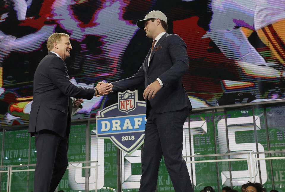 Roger Goodell greets Sam Darnold after the Jets made Darnold the third pick of the 2018 NFL draft. (AP)