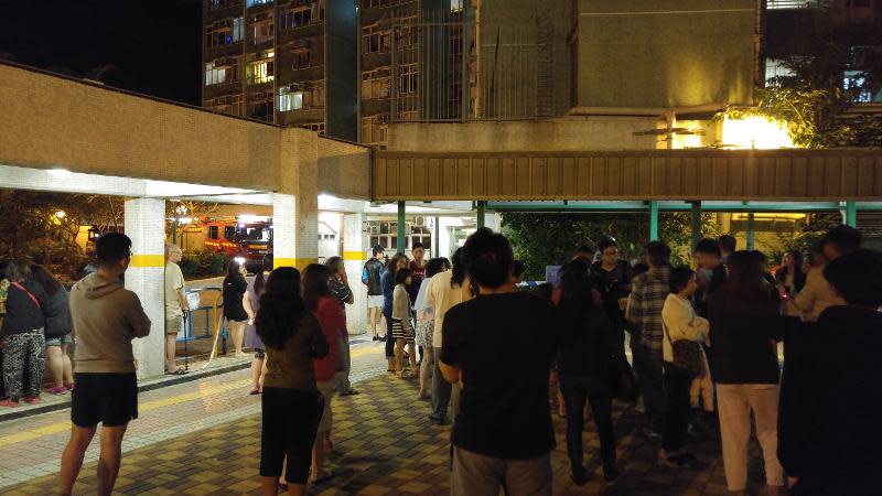 小西灣邨單位火警一名46歲女子死亡500居民疏散