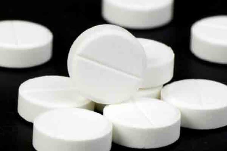 El paracetamol está indicado para la fiebre y el dolor.