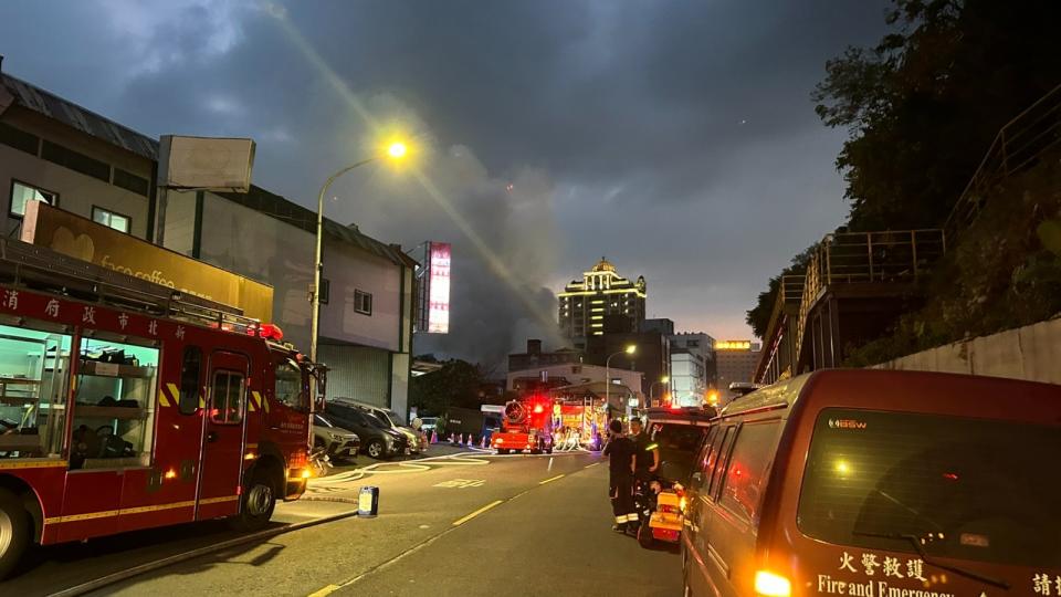 深坑大火釀空品危機，新北環保局秀出監測數據。新北市環保局提供