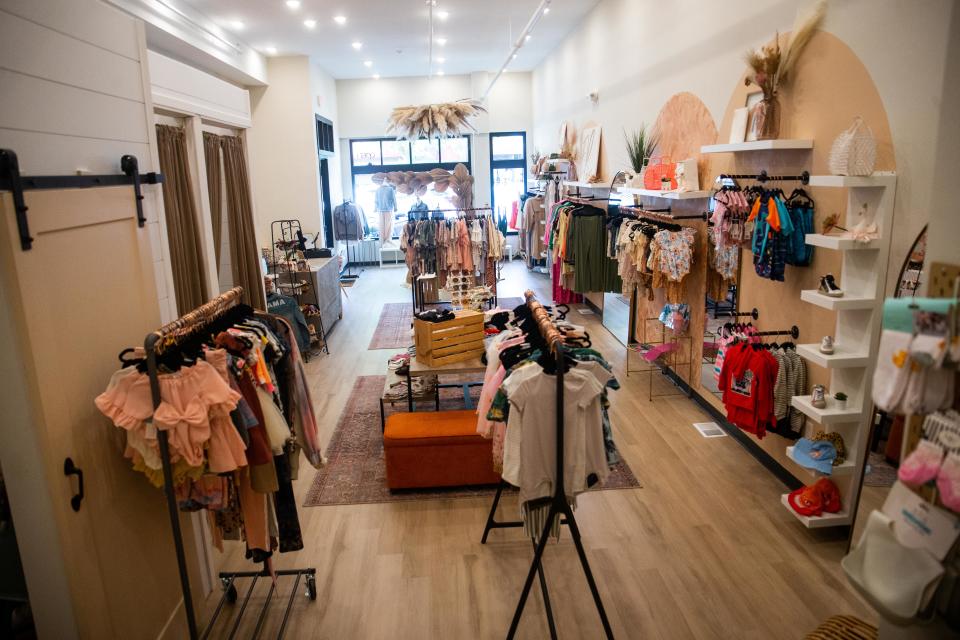 New retail option, Estella Rose Fashion, opens in downtown Holland