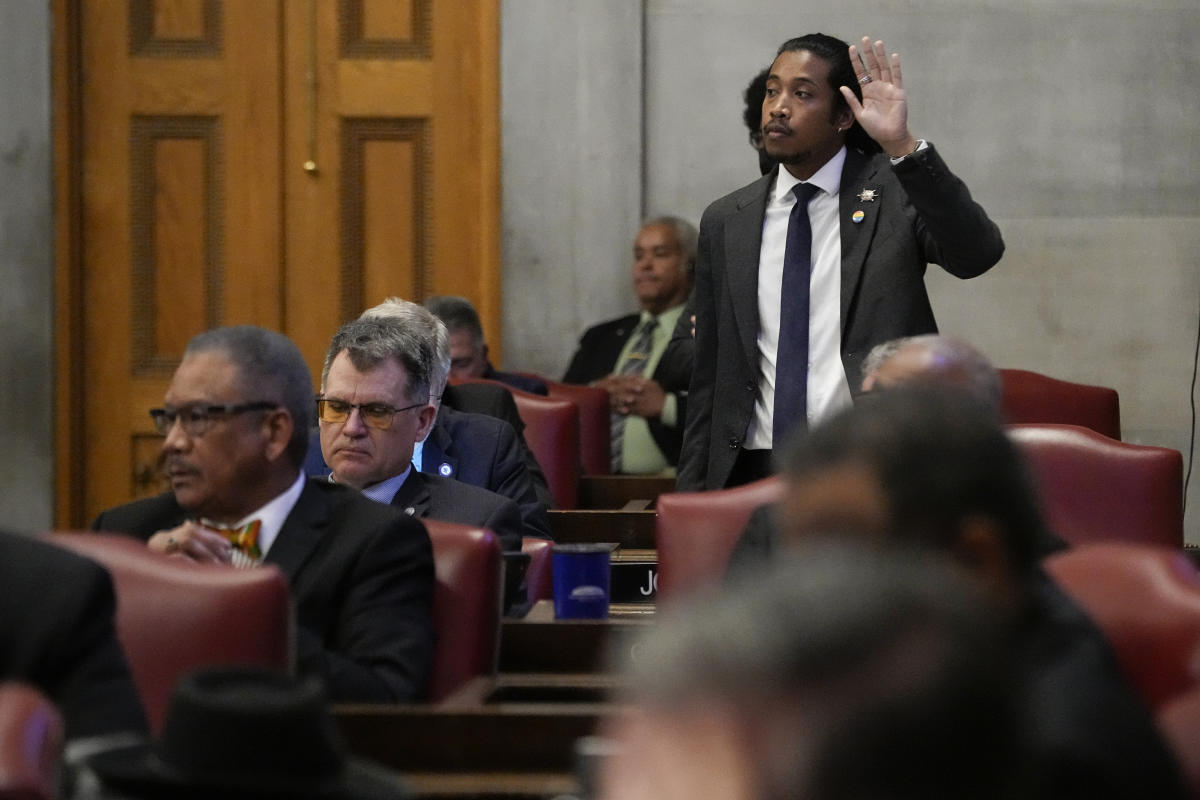 Tennessee House advances bill to ban reappointing lawmakers booted for behavior