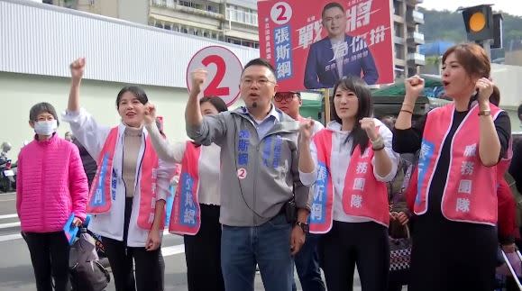 張斯綱找女議員北投市場掃街，盼能降低楊志良失言衝擊。