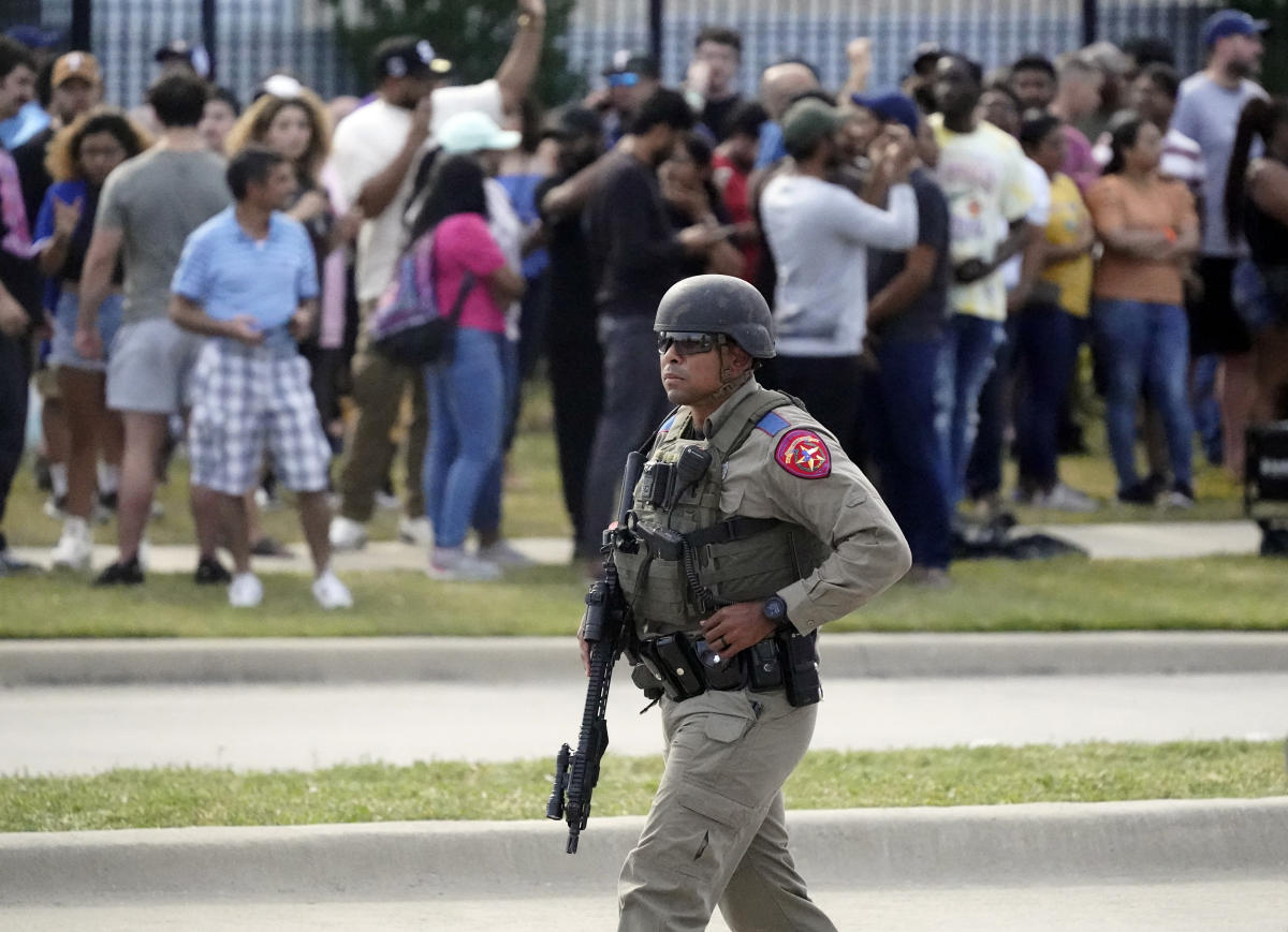 #8 killed in Texas outlet mall shooting