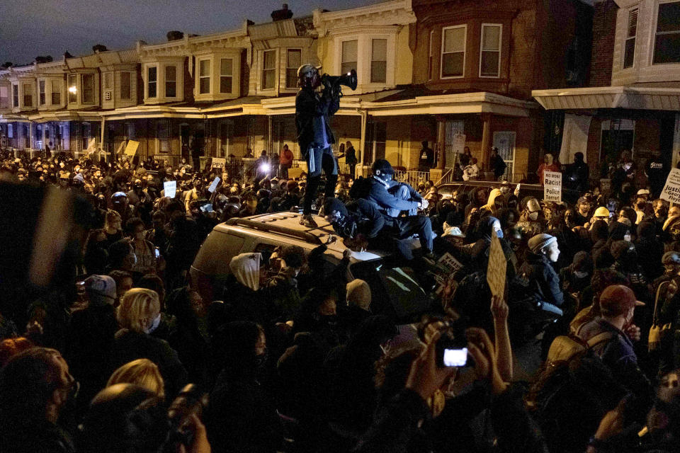 Image: Protests in Philadelphia (Yuki Iwamura / Reuters)