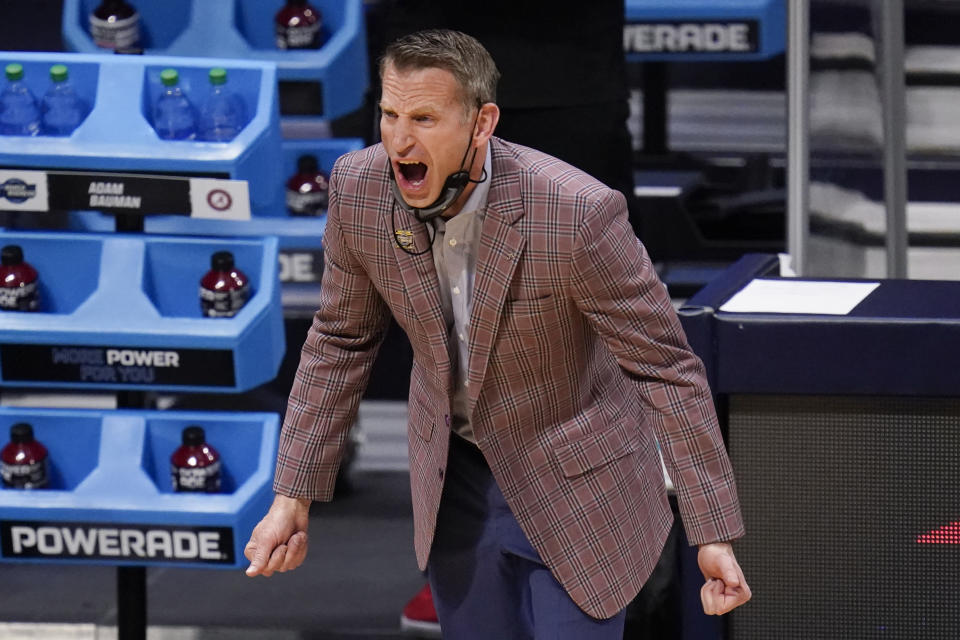 Alabama head coach Nate Oats gives instructions against UCLA in the first half of a Sweet 16 game in the NCAA men's college basketball tournament at Hinkle Fieldhouse in Indianapolis, Sunday, March 28, 2021. (AP Photo/Michael Conroy)