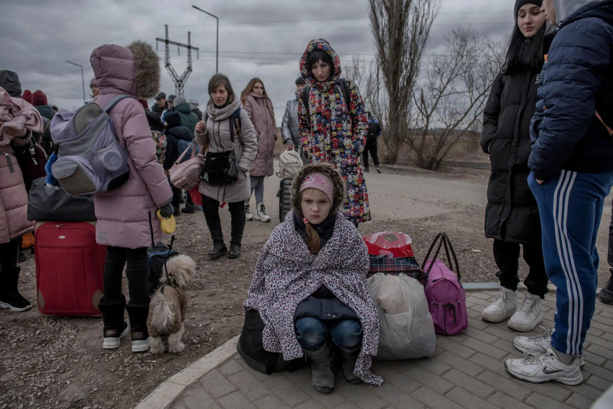 Будуть люди. Красивые беженки с Украины. Беженцы. Зрелые Украинка беженцы. Ангелы анный беженцы из Украины.