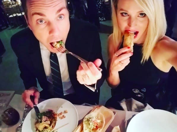 Dax Shepard posted the most adorable, pre-marriage throwback pic of himself with Kristen Bell