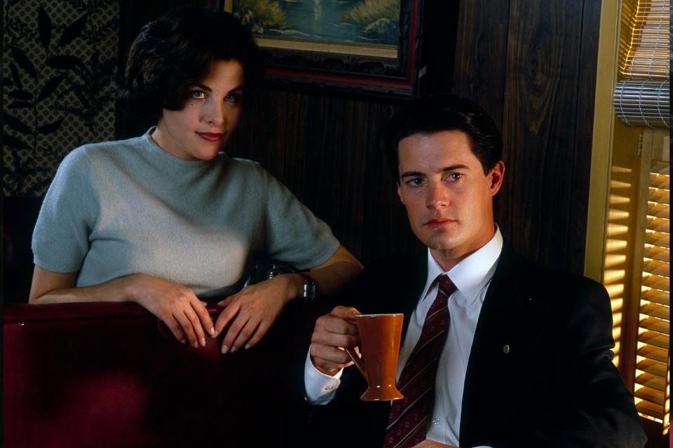 TWIN PEAK, SHERILYN FENN, KYLE MACLACHLAN