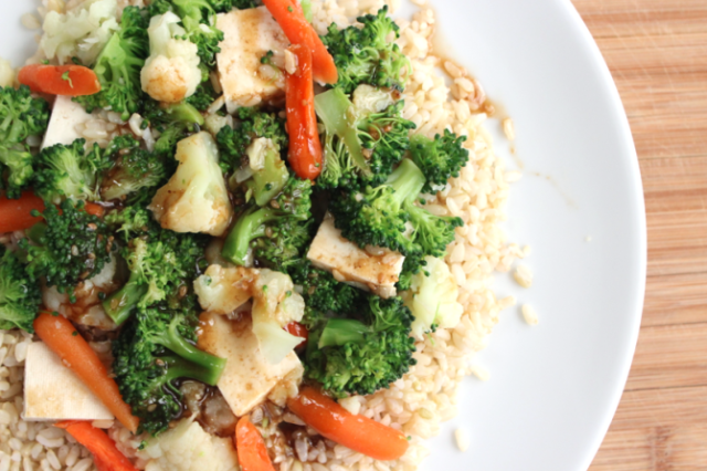 5) Vegetable Stir-Fry with Tofu and Sesame Ginger Sauce