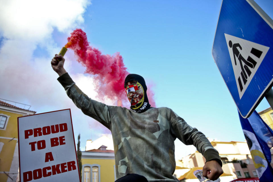 Dock workers protest in Lisbon