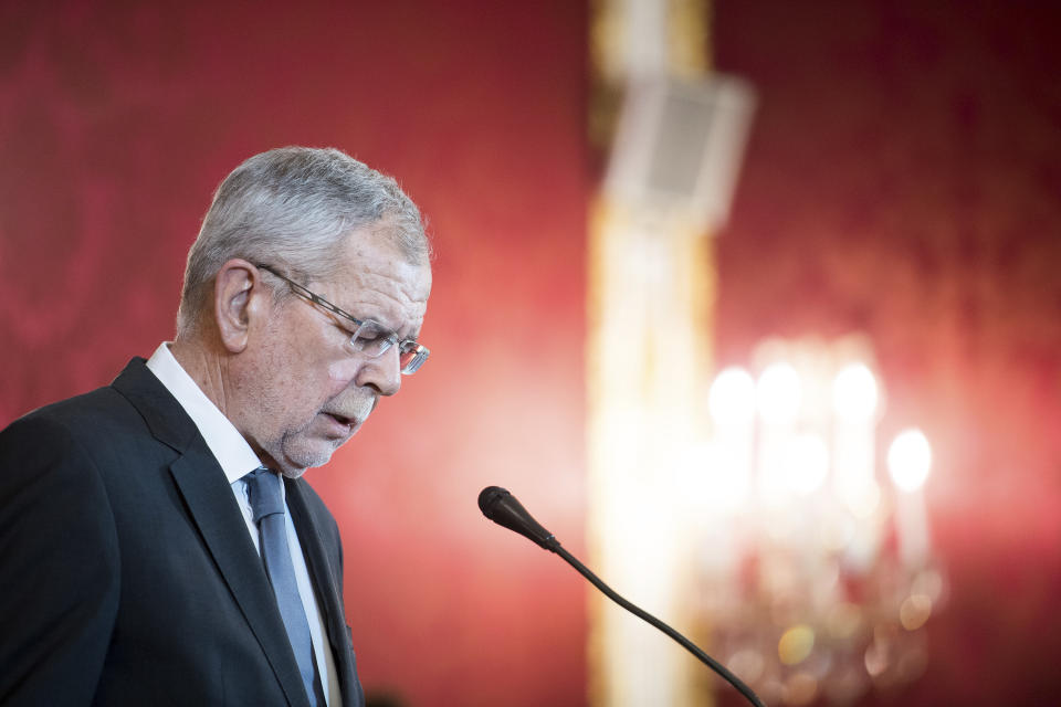 Austrian President Alexander van der Bellen addresses the media during a press conference at the Hofburg palace in Vienna, Austria, Saturday, May 18, 2019. Austrian Chancellor Sebastian Kurz has called for an early election after the resignation of his vice chancellor spelled an end to his governing coalition. (AP Photo/Michael Gruber)