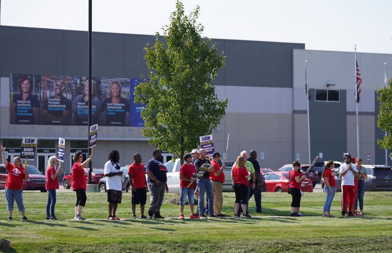 UAW strike continues, in Burton