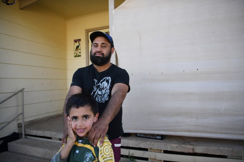 The Wider Image: Thirst turns to anger as Australia's mighty river runs dry