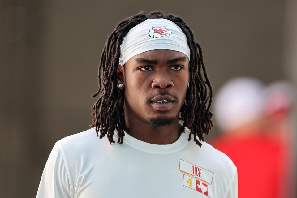 JACKSONVILLE, FLORIDA - SEPTEMBER 17: Rashee Rice #4 of the Kansas City Chiefs warms up  prior to the game against the Jacksonville Jaguars at EverBank Field on September 17, 2023 in Jacksonville, Florida. (Photo by Mike Carlson/Getty Images)