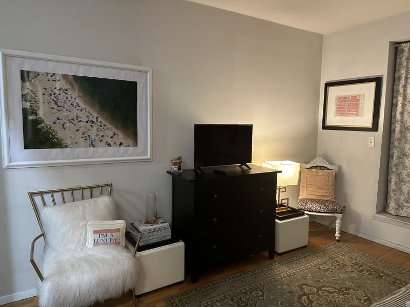 This New Yorker’s Been Renting a Tiny Studio Apartment for 10 Years