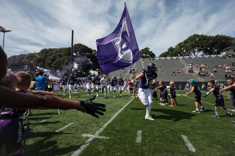Holy Cross's Hugh Kelly leads the team into the season opener Saturday at Fitton Field.