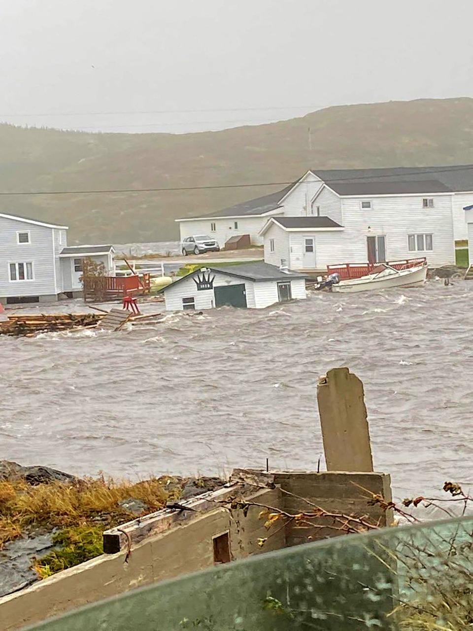 Daños causados por el ciclón Fiona en las islas Burnt, en la provincia canadiense de Terranova y Labrador (Michael King/AFP vía Getty Image)