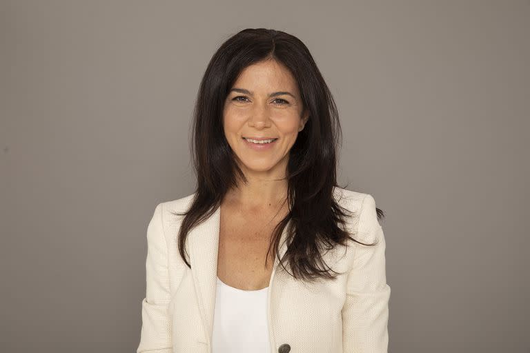 Cecilia Peluso, Co-presidente de Sistema B Argentina, CEO de Grupo Limpiolux, Miembro de Sistema B Internacional
“Hoy hablamos una nueva economía equitativa, inclusiva y regenerativa que implica la consideración de múltiples dimensiones. Sistemas que no sólo sean sostenibles, sino que sean capaces de restaurar y regenerar los recursos naturales y sociales que han sido dañados”.