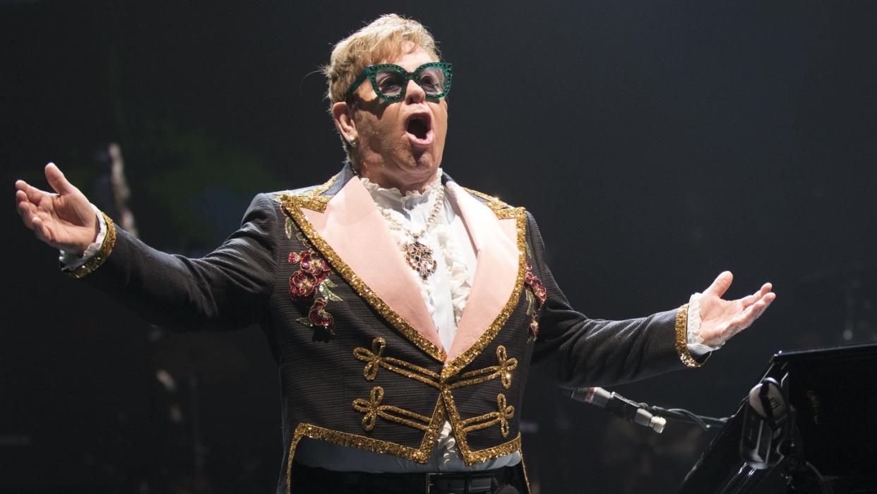 Elton John hat zu Weihnachten einen sehr emotionalen Spot aufgenommen. Foto: Baden Roth/ZUMA