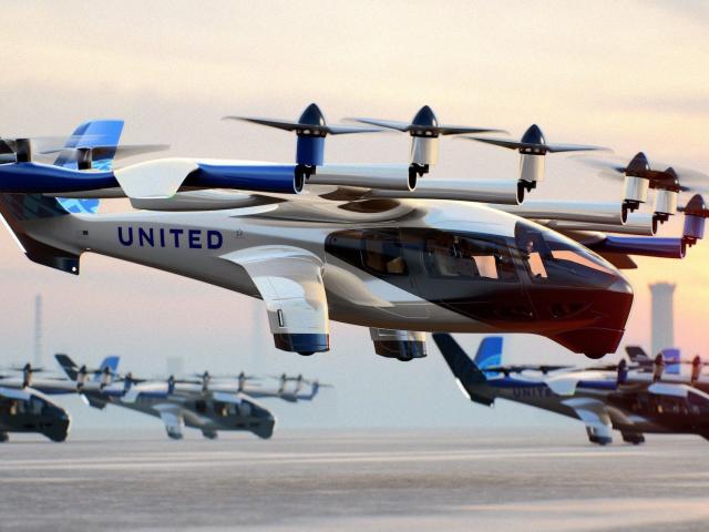Archer's Midnight eVTOL in flight with United Airlines livery.
