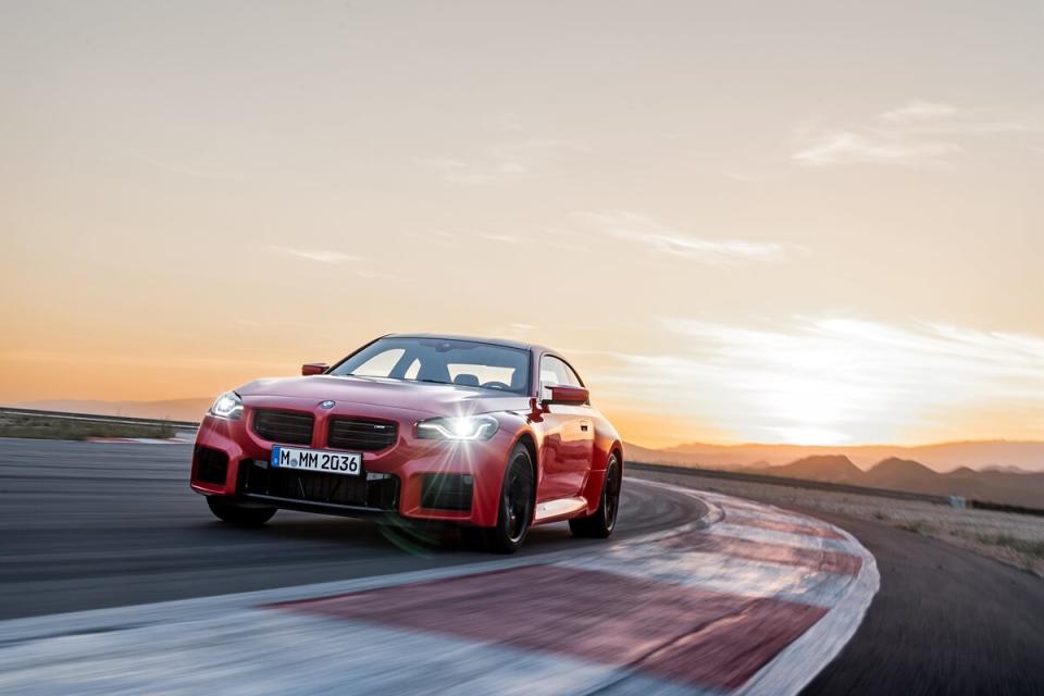 P90482741_highRes_the-all-new-bmw-m2-r.jpg