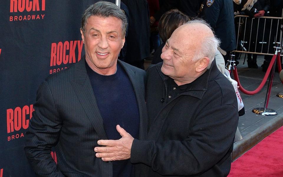 Sylvester Stallone (links) und Burt Young standen gemeinsam in den "Rocky"-Filmen vor der Kamera. (Bild: 2014 Getty Images/Andrew H. Walker)