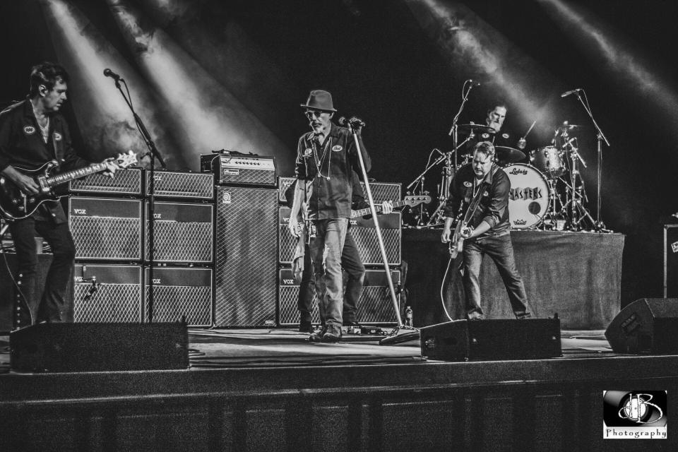 Billy Bob Thornton, second from left, performs with the Boxmasters.