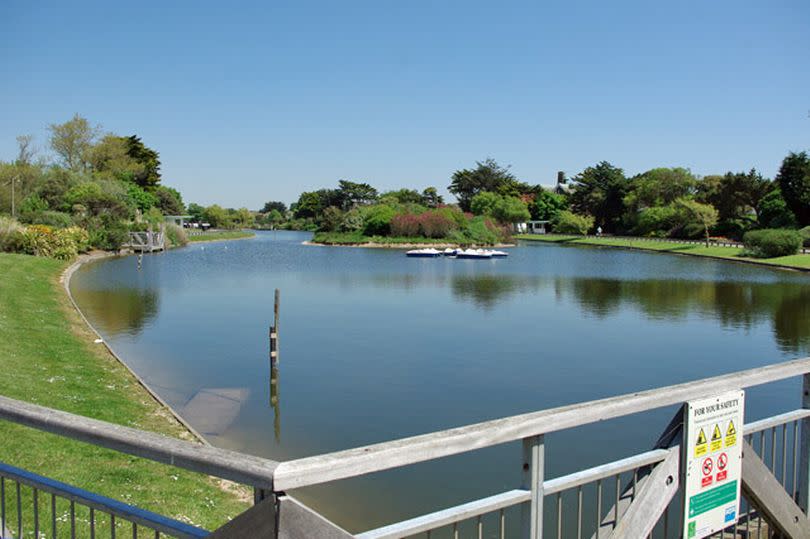 Mewsbrook Park boating lake