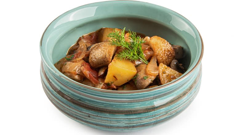 Bowl of vegetarian ojakhuri