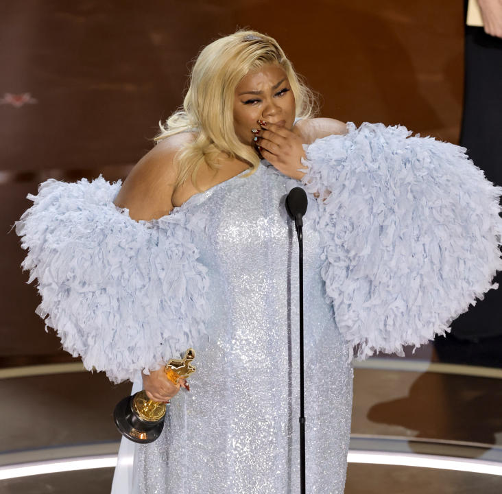 HOLLYWOOD, CALIFORNIA - MARCH 10: Da'Vine Joy Randolph accepts the Best Supporting Actress award for 