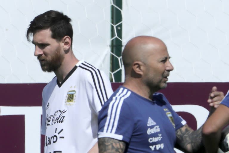 Cada uno por su lado: así anduvieron Lionel Messi y Jorge Sampaoli en el Mundial de Rusia; este domingo se cruzarán en el clásico francés entre Olympique y PSG, por la Ligue 1.