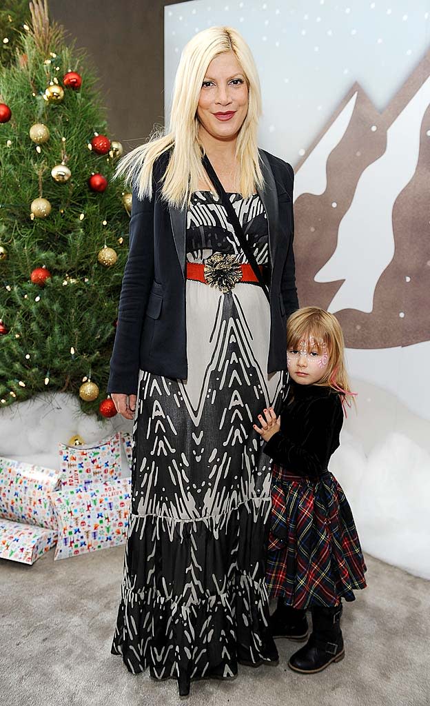 Tori Spelling Stella Santa s Secret Workshop