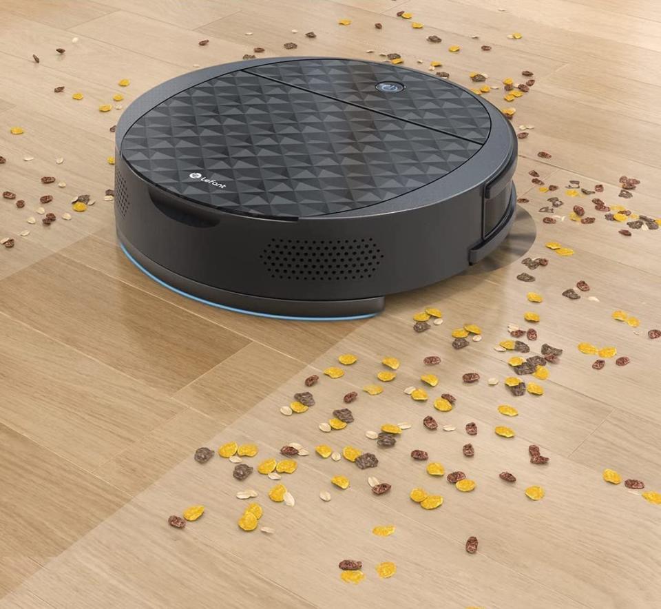 Lefant M213S Robot Vacuum and Mop. Image via Amazon.