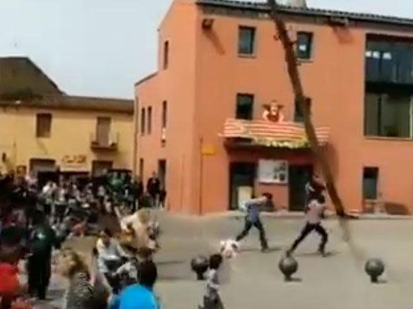 Tree falls on crowd during Easter festival in Spanish village