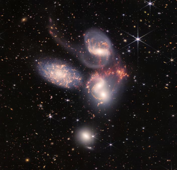 Ein Bild, das vom James Webb Quintuple Telescope von Stephane aufgenommen wurde.