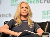 <p>La fortuna de Laurene Powell Jobs, viuda del fundador de Apple y sexta del ranking, asciende a los 18.600 millones de dólares. Además de a las acciones que posee de la empresa que creó su marido y de Disney, también debe su fortuna a las organizaciones que ella misma ha fundado, como Emerson Collective, que promueve políticas educativas y medioambientales, o College Track, dedicada a la ayuda a estudiantes con problemas económicos. (Foto: Steve Jennings / Getty Images). </p>