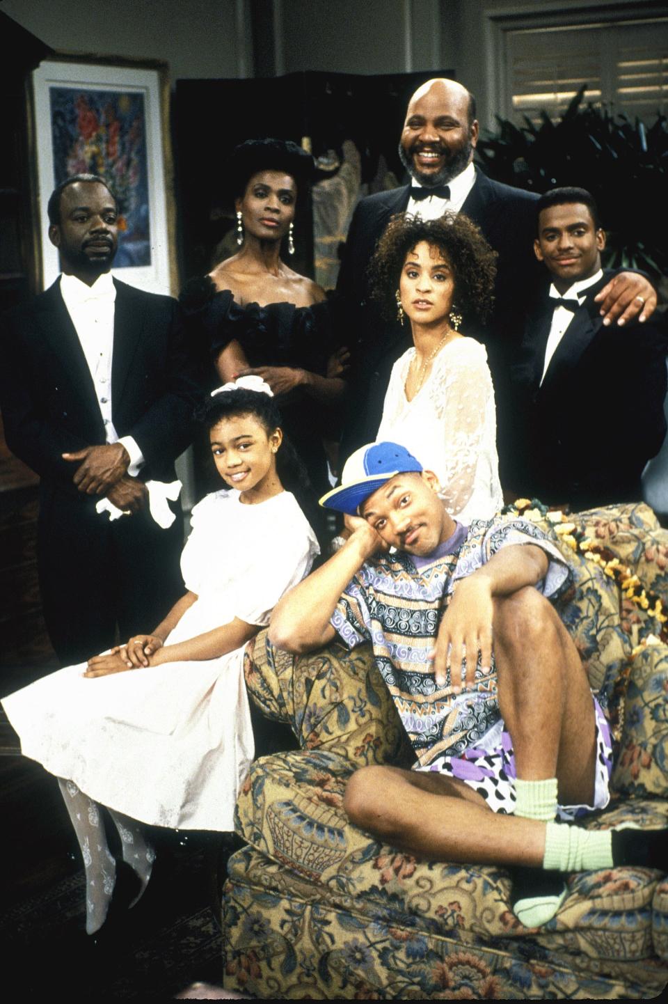 Janet Hubert, the actress who originated the role of Vivian Banks (second from left), with her co-stars (left to right) Joseph Marcell, James Avery, Karyn Parsons, Alfonso Ribeiro, (front row) Tatyana Ali and Will Smith.