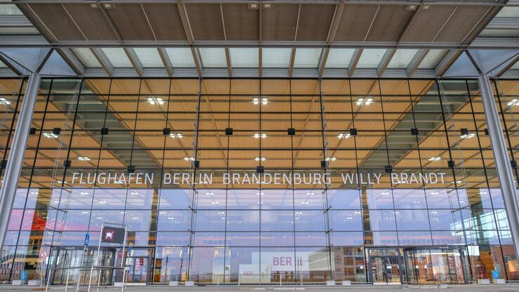 Hauptterminal des Hauptstadtflughafen Berlin Brandenburg Willy Brandt (BER). Der geplanten Eröffnung im Oktober 2020 steht nach Betreiberangaben nichts mehr im Wege. Foto: dpa