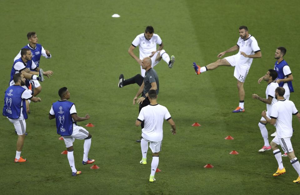 <p>Juventus players warm-up ahead of the Champions League final soccer match between Juventus and Real Madrid at the Millennium Stadium in Cardiff </p>