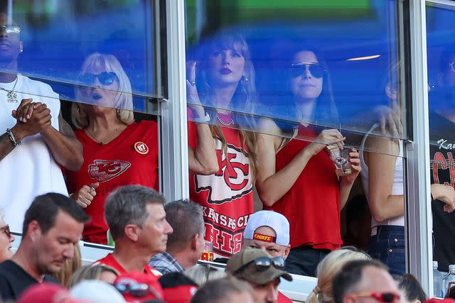 <p>David Smith/CSM/Shutterstock</p> Taylor Swift watches the Kansas City Chiefs play the Cincinnati Bengals