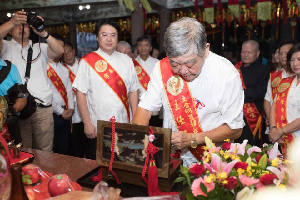 ▲基隆老大公廟為讓好兄弟多放一天假，今日才關龕門。（圖／基隆市政府提供）