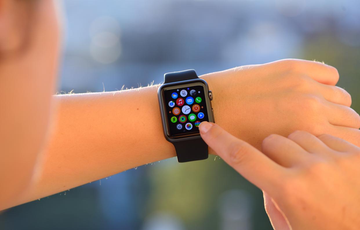 In Black Friday deals to watch, you can get the newest <a href="https://amzn.to/3m1B4qR" target="_blank" rel="noopener noreferrer">Series 6 Apple Watch</a> on sale.  (Photo: hocus-focus via Getty Images)