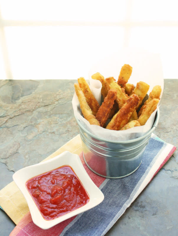 <p>I Breathe I'm Hungry</p><p>These fantastic low-carb, gluten-free eggplant fries are perfectly dipped in homemade marinara sauce!</p><p><strong>Get the recipe: <a href="http://www.ibreatheimhungry.com/2012/09/low-carb-gluten-free-eggplant-fries-2.html" rel="nofollow noopener" target="_blank" data-ylk="slk:Eggplant Fries;elm:context_link;itc:0;sec:content-canvas" class="link ">Eggplant Fries</a></strong></p>