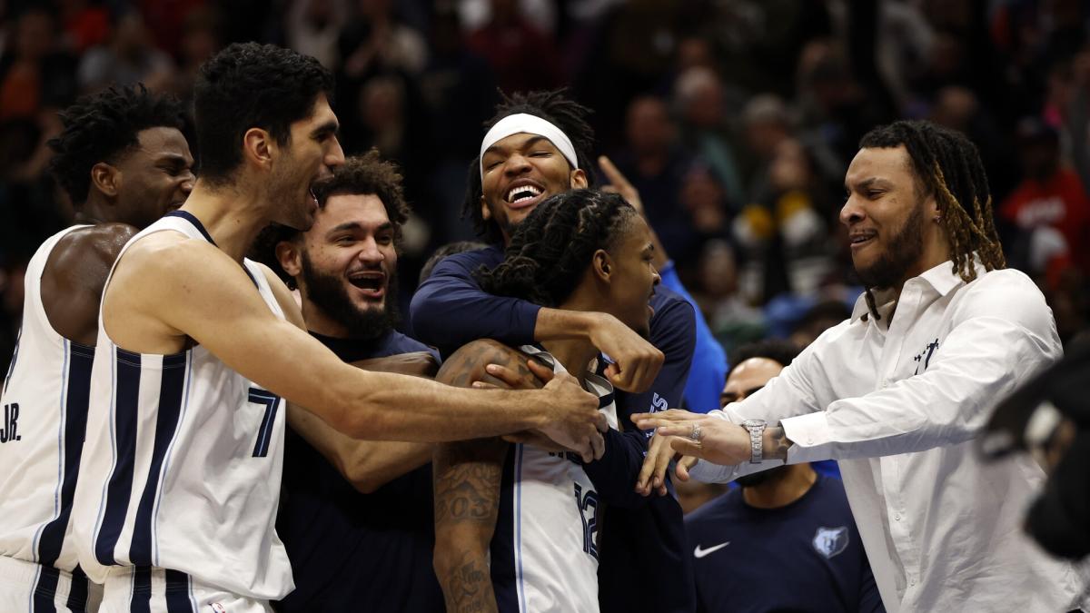 Sehen Sie, wie Ja Morant 34 Punkte erzielt und das Spiel mit dem Sieg gegen die Pelicans abschließt